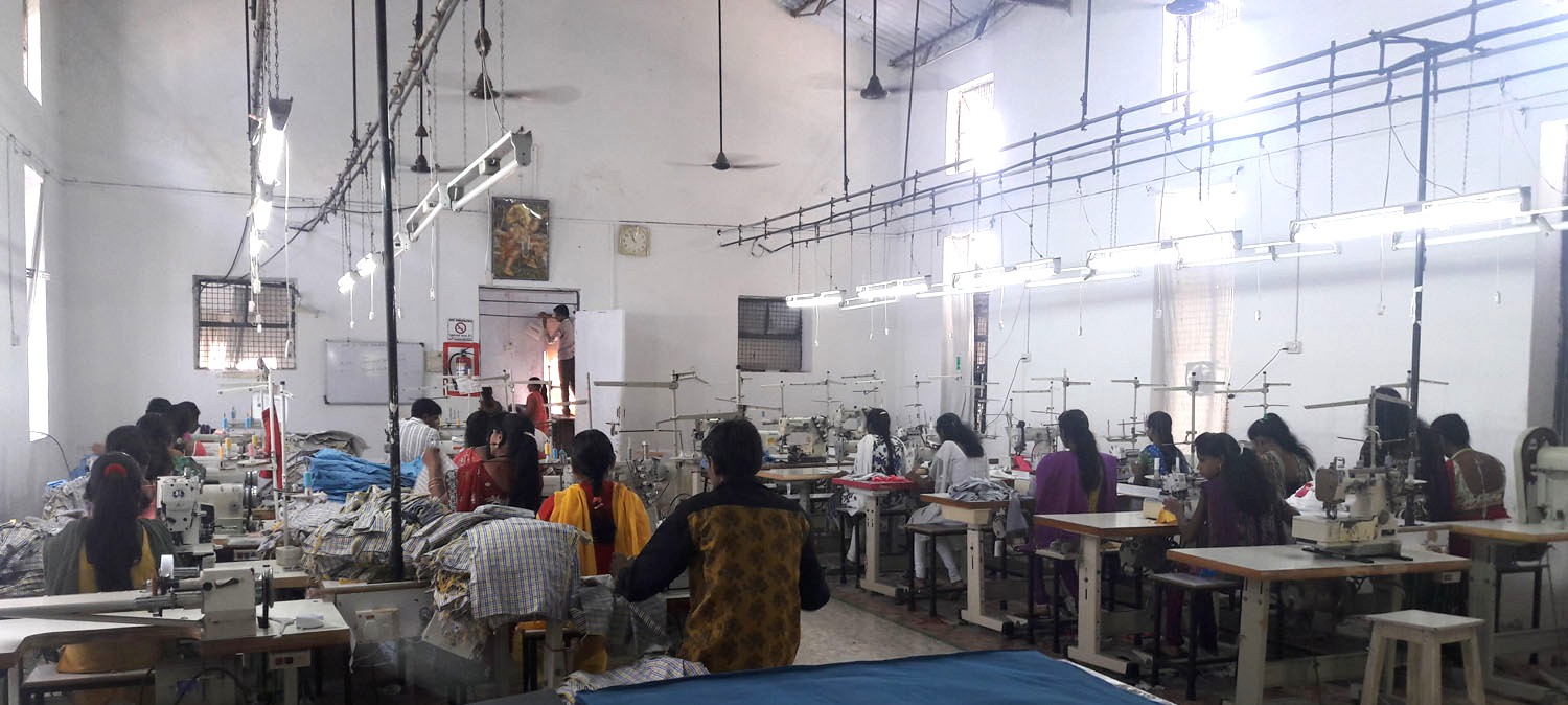 ASHA Handictafts Fair Trade Organisation ensuring good wooding conditions - 10 Fair Trade Principles